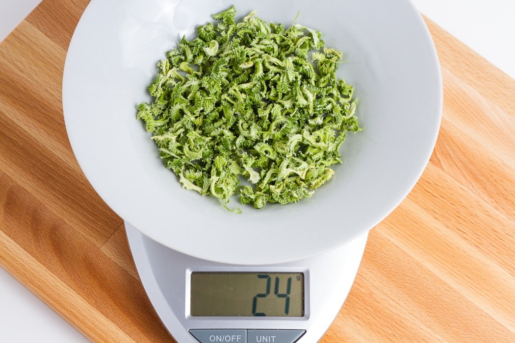 A little bit of dry celery goes a long way 24 grams of dehydrated celery