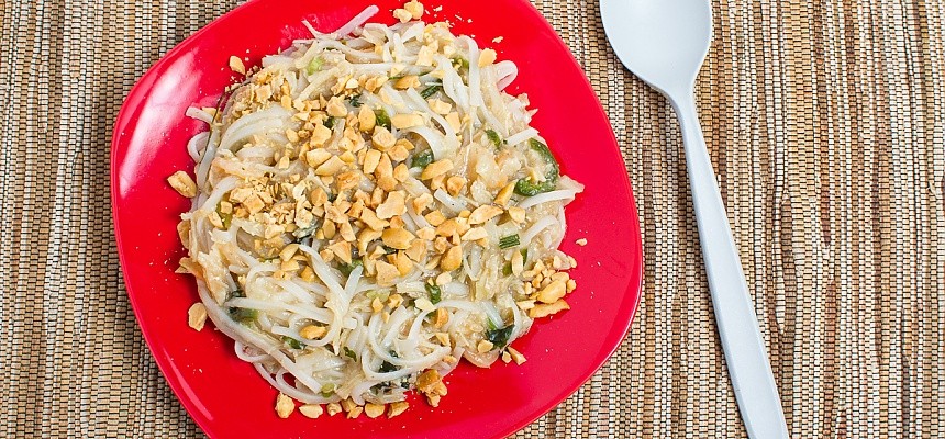 Dehydrated pad thai backpacking meal