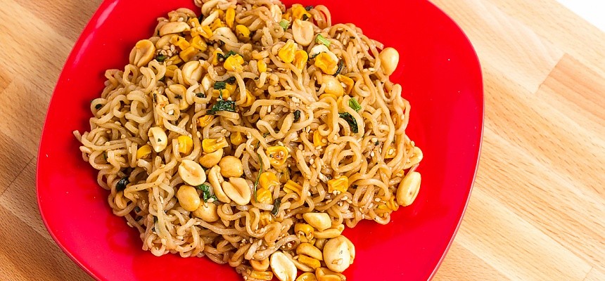 spicy sesame noodles with basil and peanuts