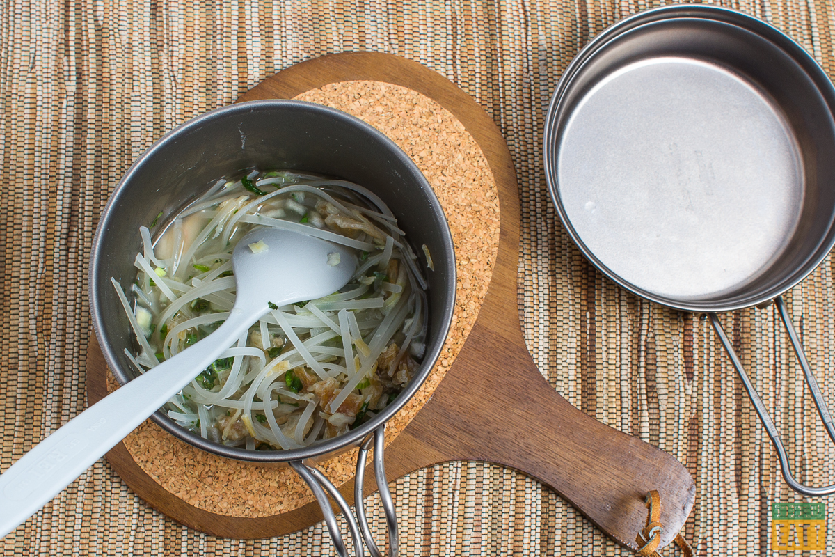 cooking dehydrated pad thai